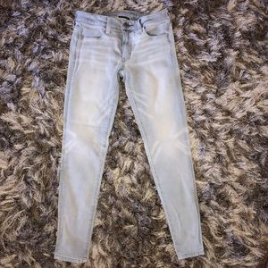 American Eagle Light Wash Jeans